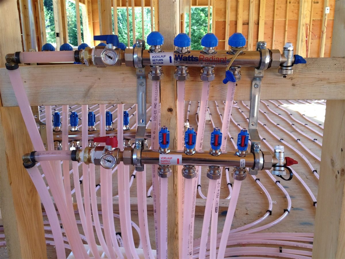 In-floor geothermal heating system